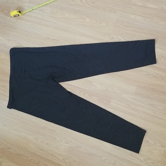 Black Tiger print Cache leggings (L) - Picture 8 of 9